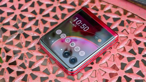 motorola razr plus test breaks